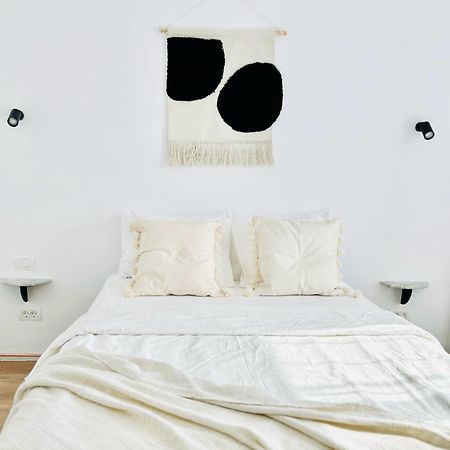 Urban Parkside Retreat Cozy 2-Bed Ap By Metro Apartment Букурещ Екстериор снимка